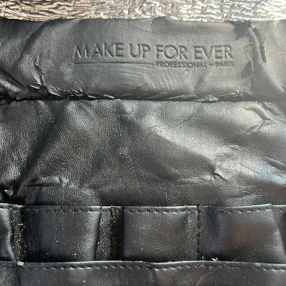 Make Up For Ever- makeup artist belt